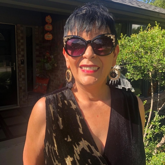 Meet your Posher, Diana - Picture 2 of 2